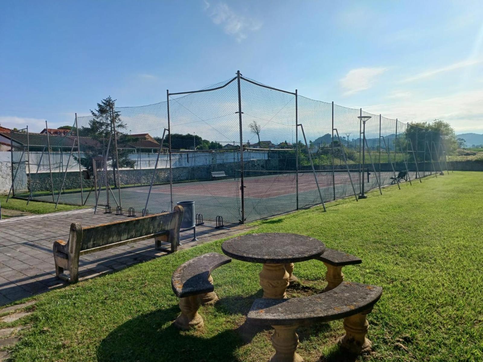 Casa Grande Con Jardin Villa Santa Cruz De Bezana Bagian luar foto